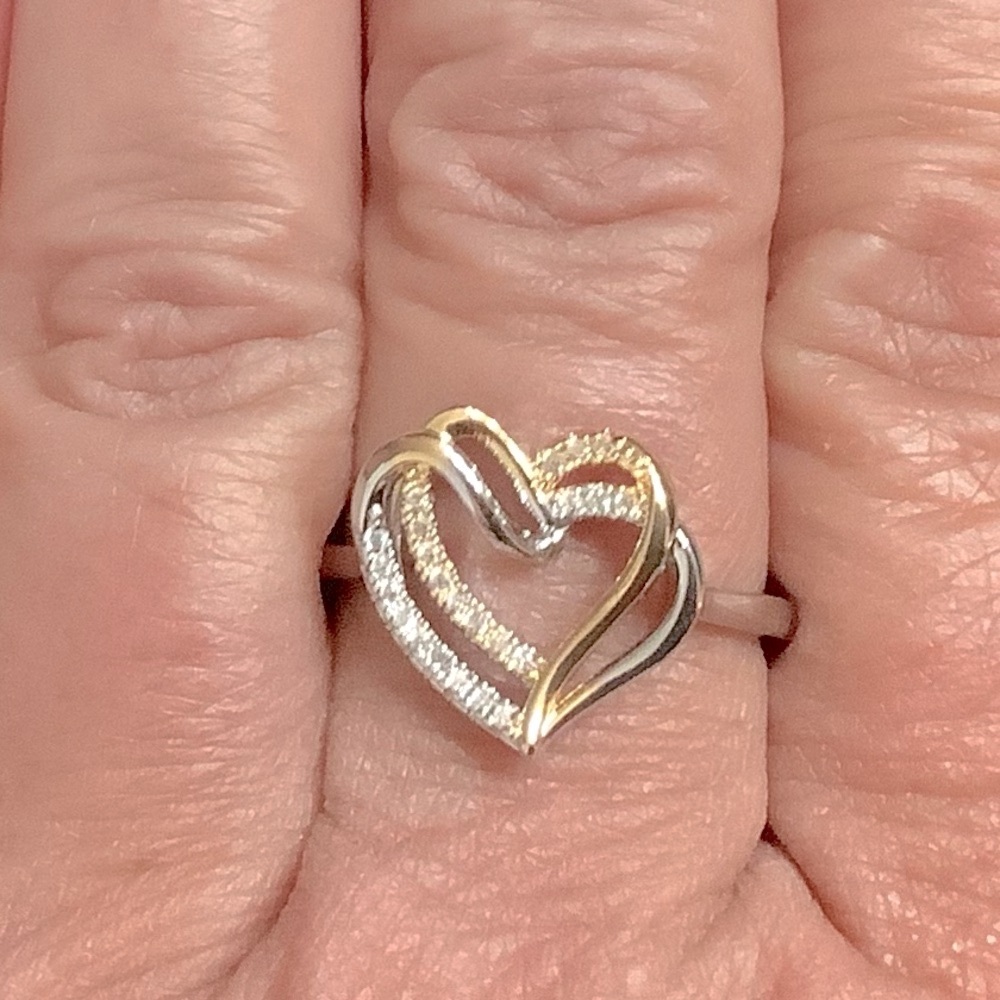 💥2/$24 or 3/$30💥 Double heart silver and gold ring with crystals. NWT. Sz 8 & 9 - Picture 8 of 10